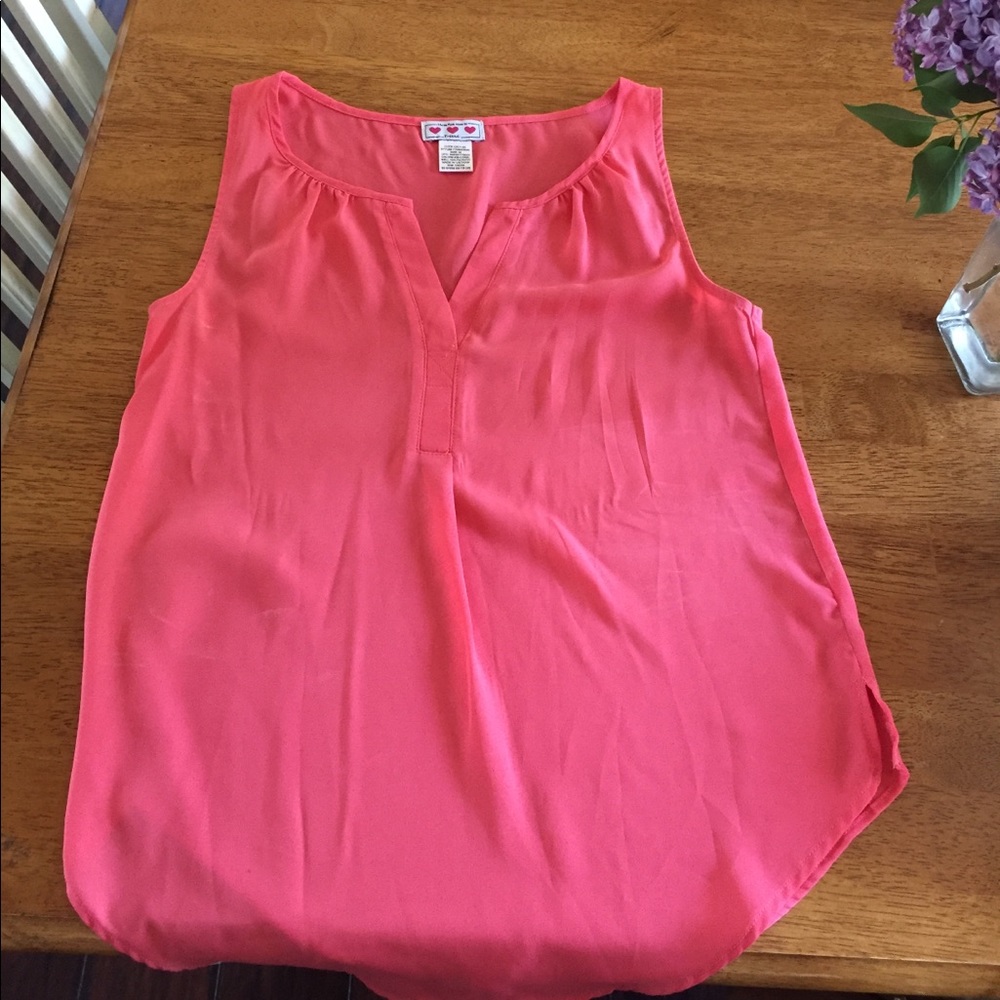******SOLD*******Three Pink Hearts salmon tank.