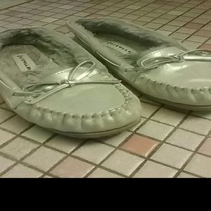 I'm selling this because I have to many shoes