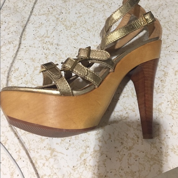 Like new Steve Madden sexy  gold strappy heels Like new 7.5 - Picture 7 of 8