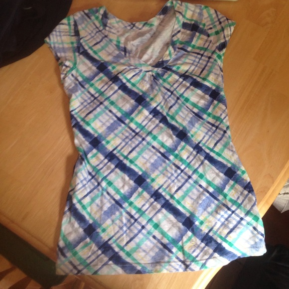 Criss cross patterned tee shirt - Picture 1 of 1