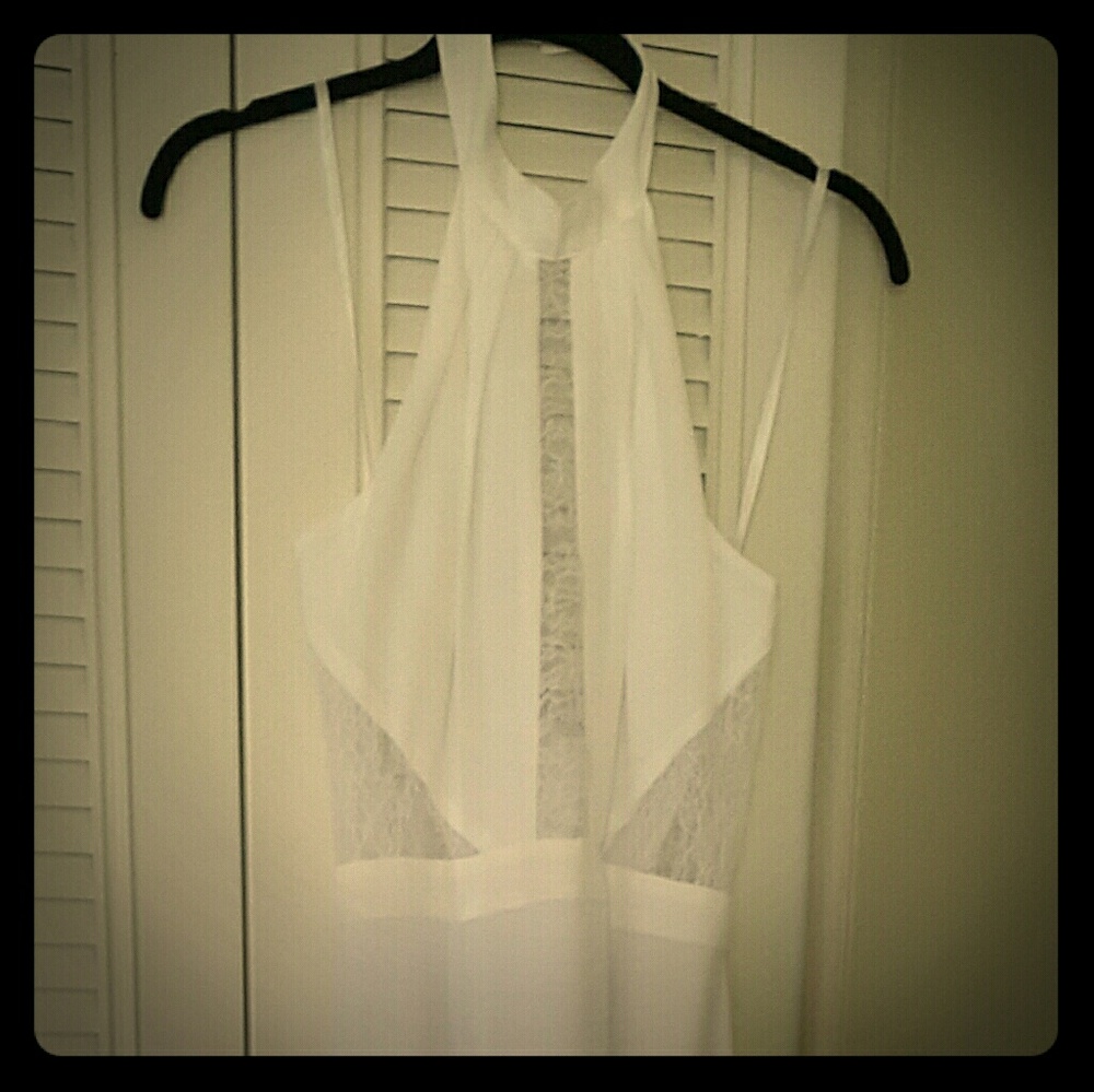 REDUCE NEW BCBG backless white dress size 6