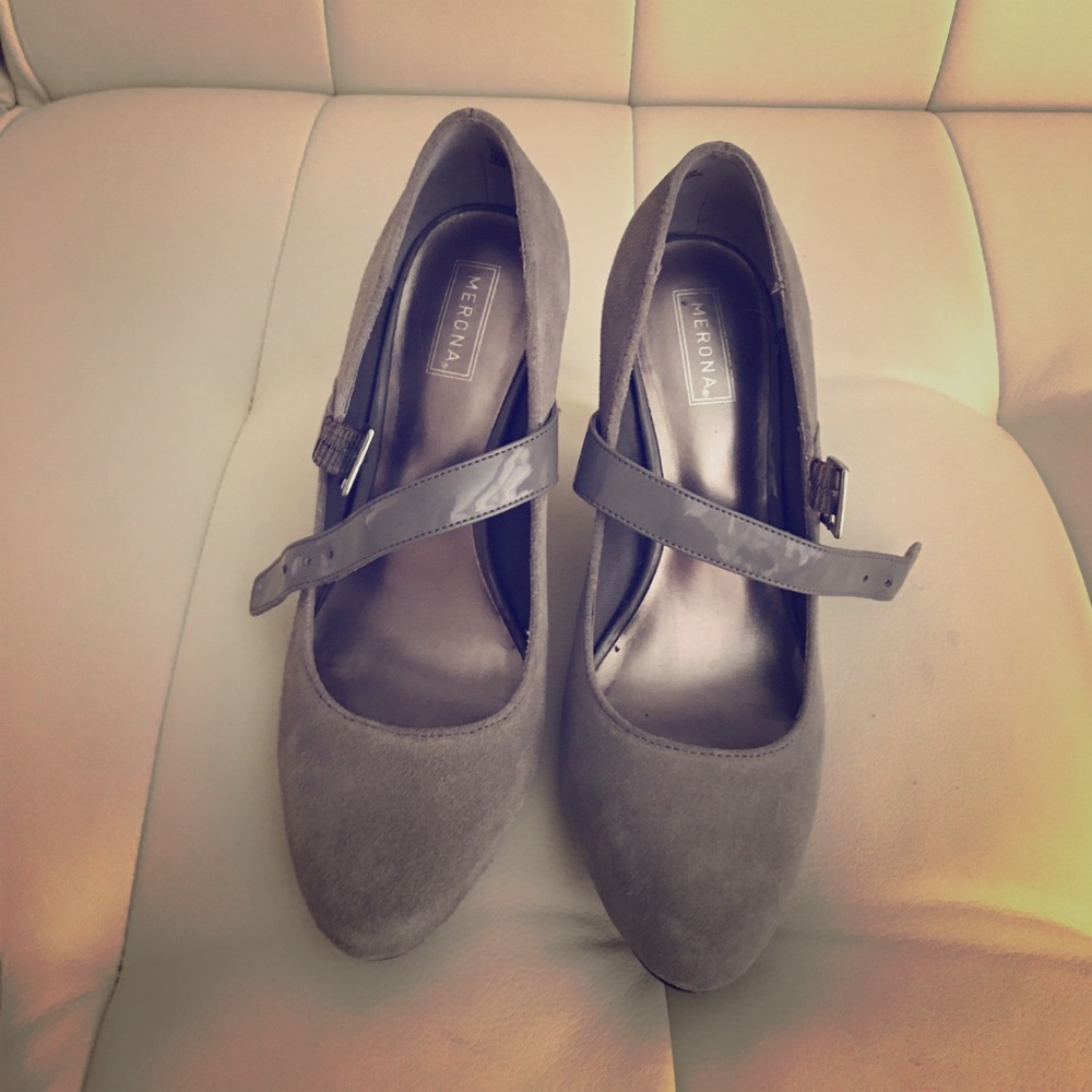 Size 5.5 grey Merona Mary Janes.
