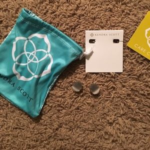 Kendra Scott slate clip on Morgans