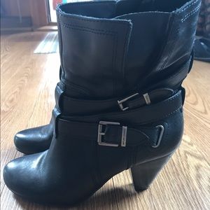 Arturo Chiang boogies