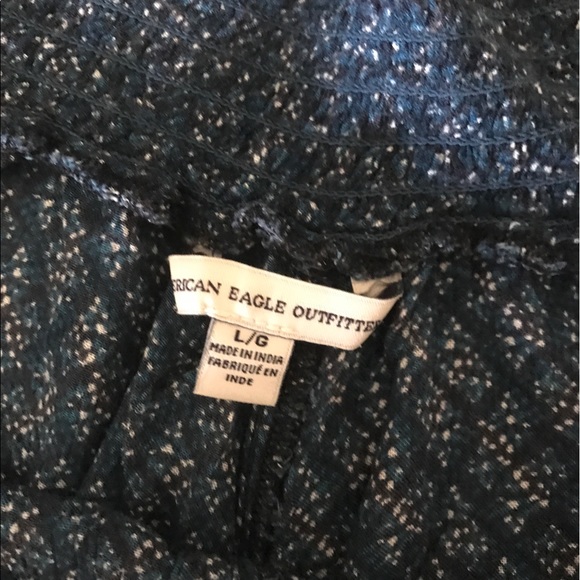 CUTE American Eagle Outfitters Shorts - Picture 2 of 3