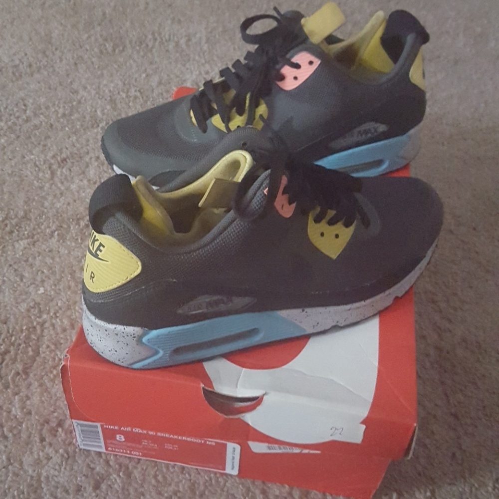 Nike Air Max 90 - Gray with Pastel Accents