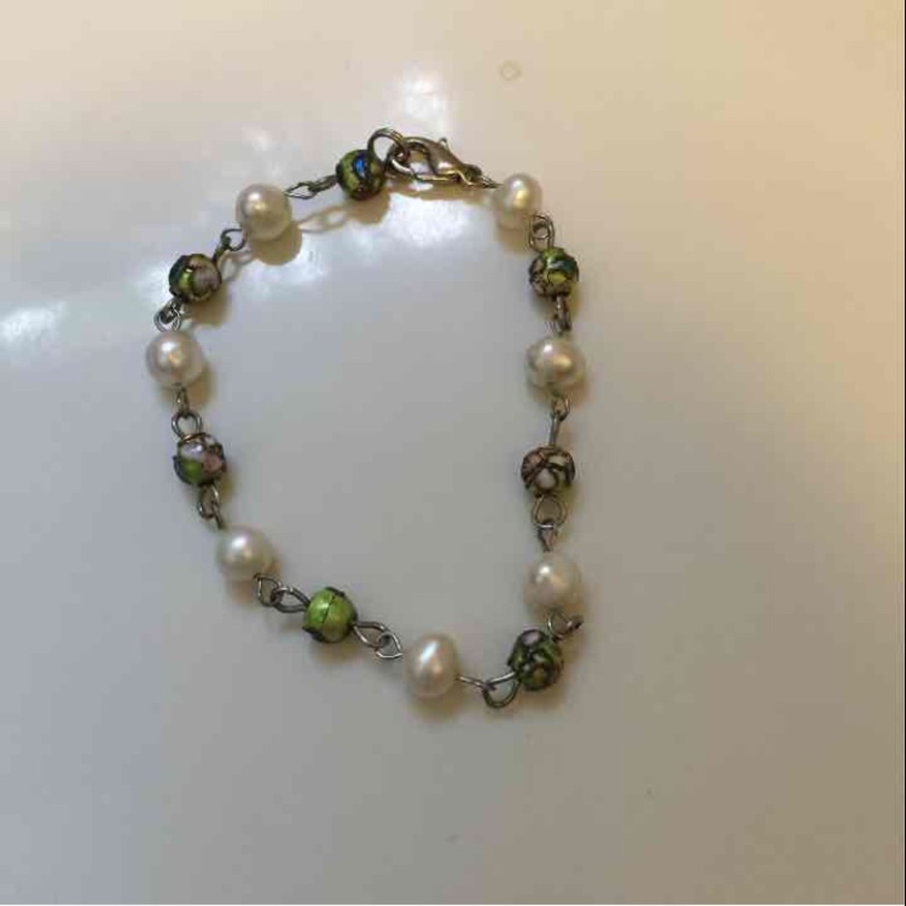 Pearl bracelet