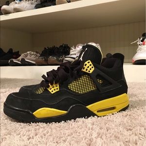 Jordan 4 thunder