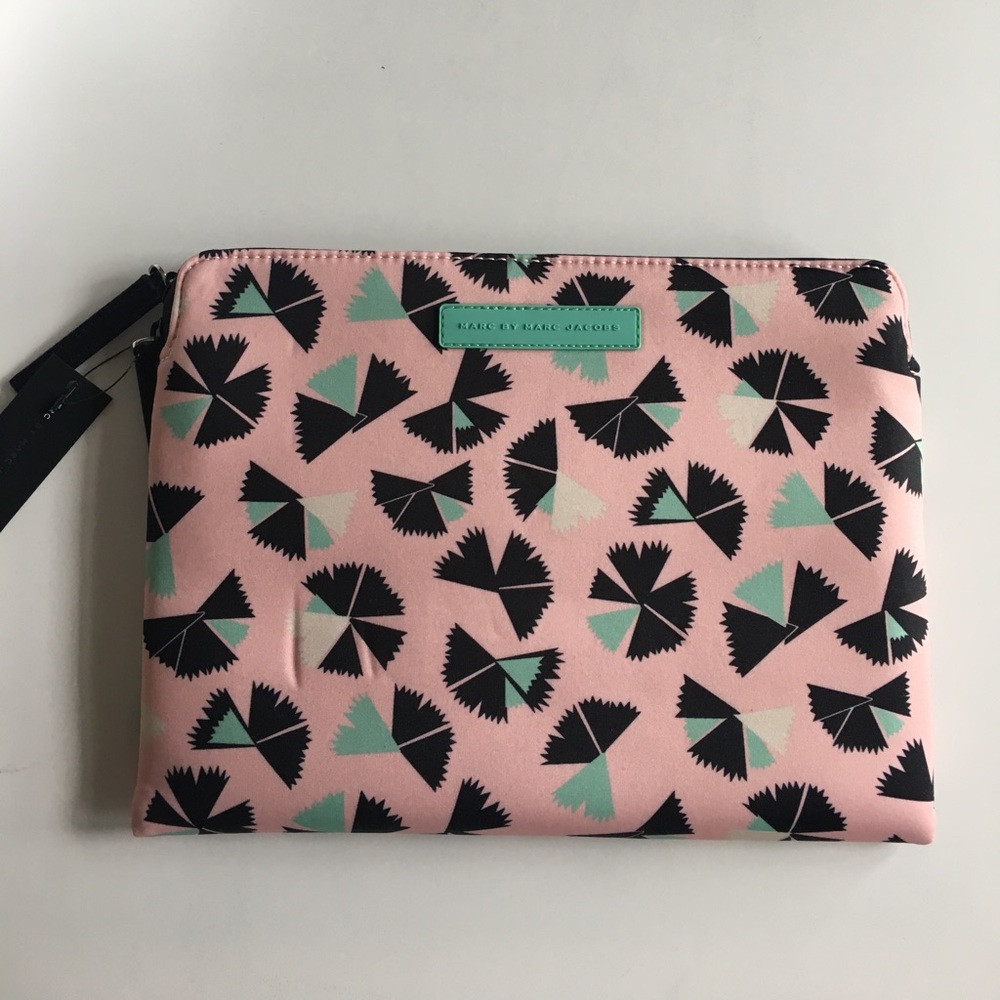 Marc by Marc Jacobs zippered tablet case