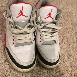 Jordan 3 Fire red