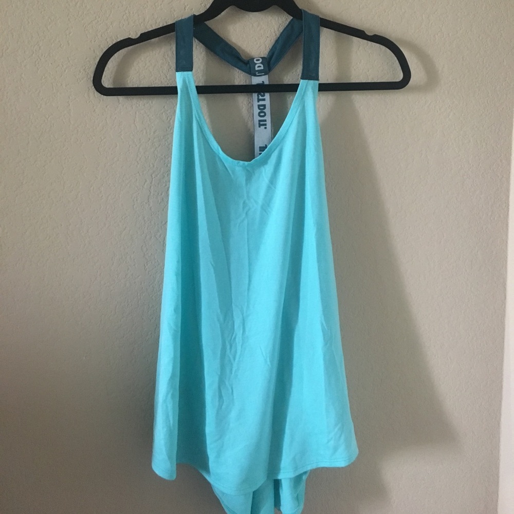 MUST SELL NIKE WORKOUT TOP
