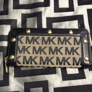 MIchael Kors  wallet