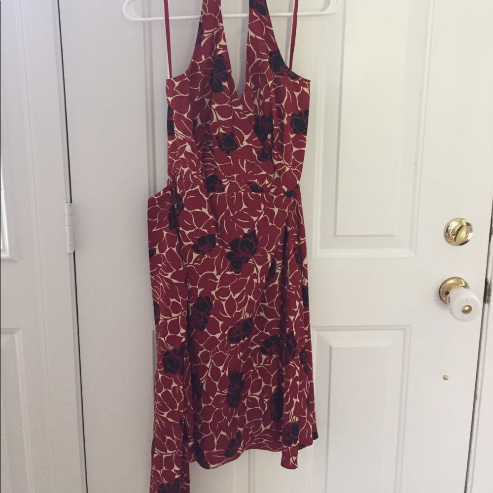 Silk! Beautiful crimson pattern silk halter dress
