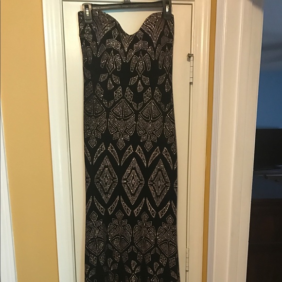 Formal dresses - Picture 1 of 1