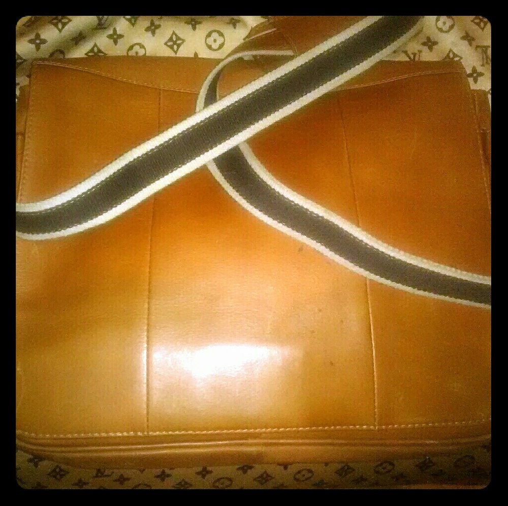 "Piel" Leather Messenger Bag