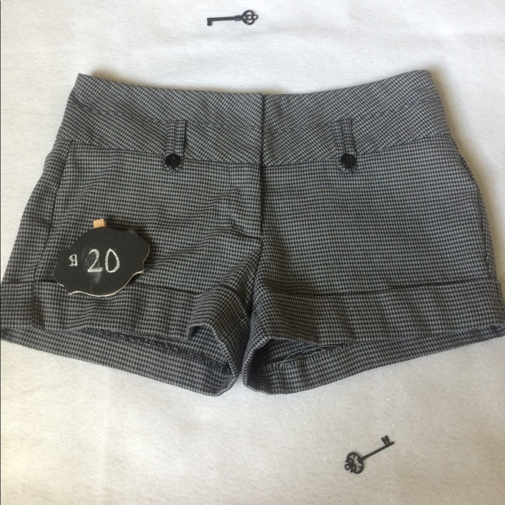 Houndstooth Gray Papaya Shorts