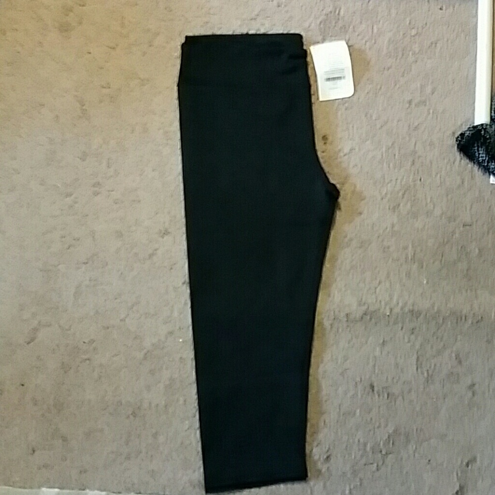 Black capri work out pants
