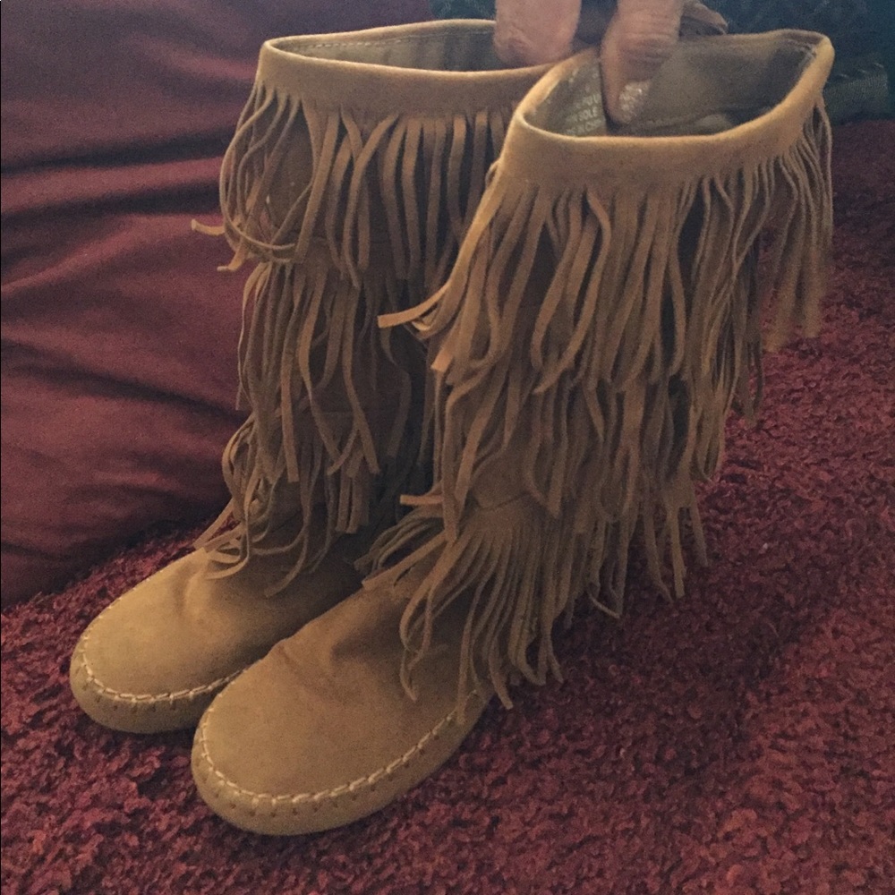 Moccasin boots