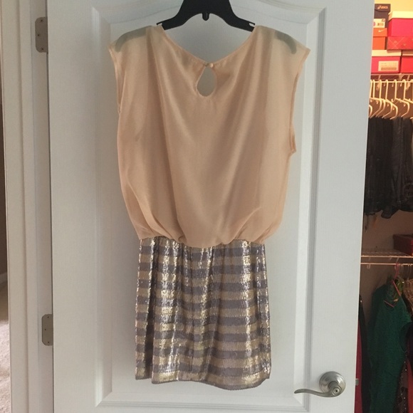 Nude formal dress - Picture 3 of 3