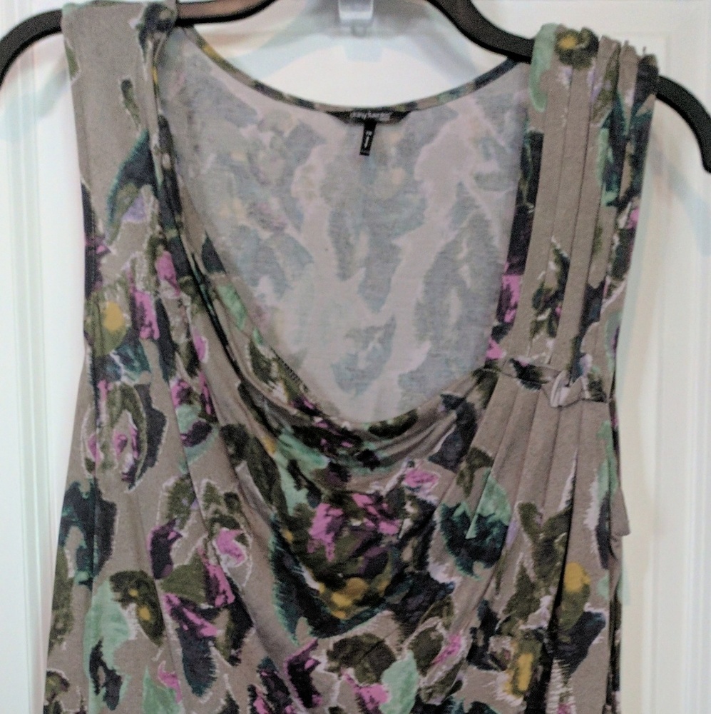 Daisy Fuentes 1x printed tank