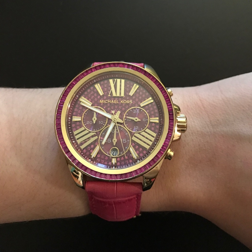 ❌SOLD❌ Michael Kors Fuchsia Leather Watch