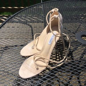 CAPE ROBBIN Scandalous Wrap Heels