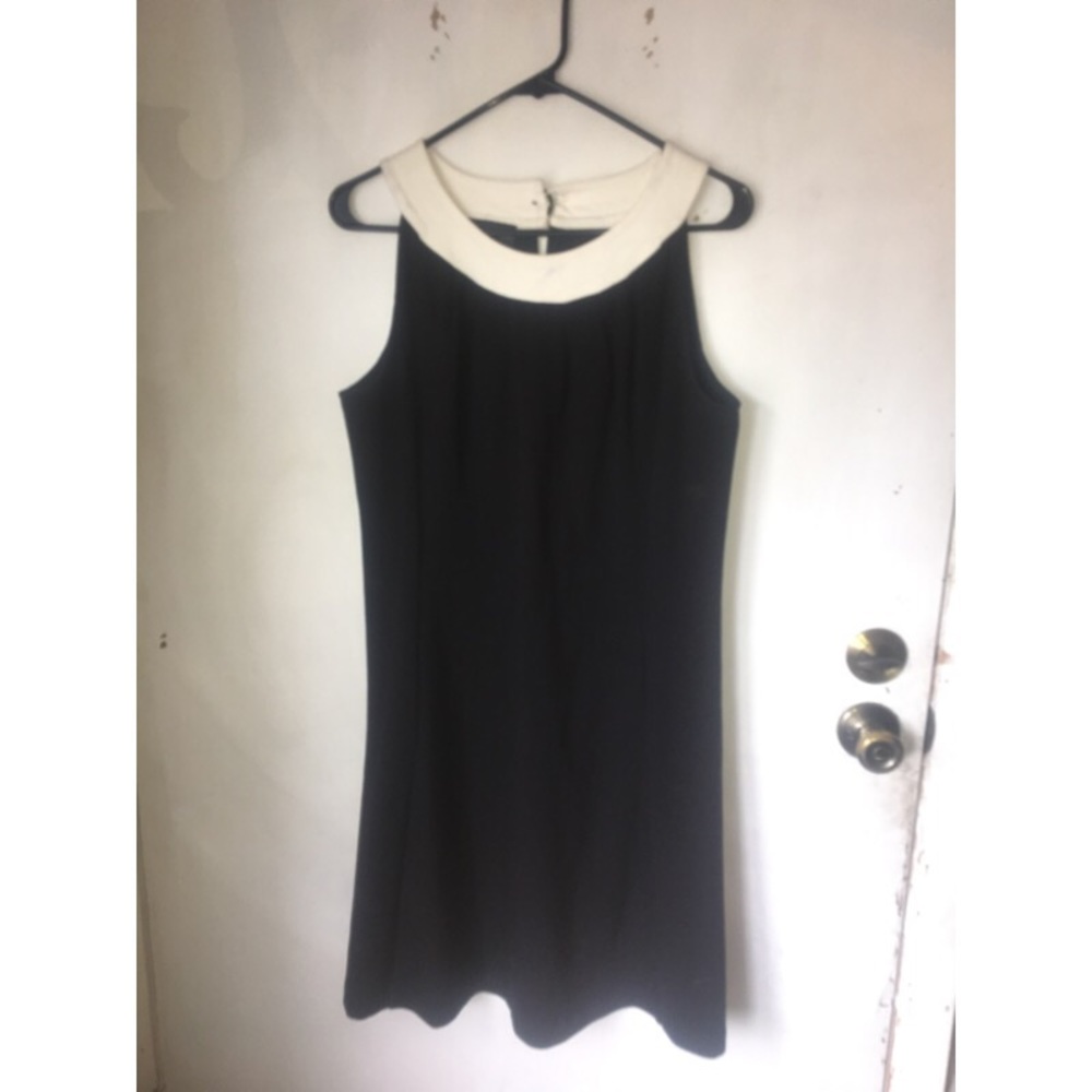 Black sleeveless dress w cream halter neckline