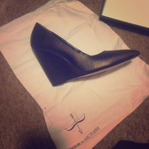 Pour La Victoire wedges size 9.5