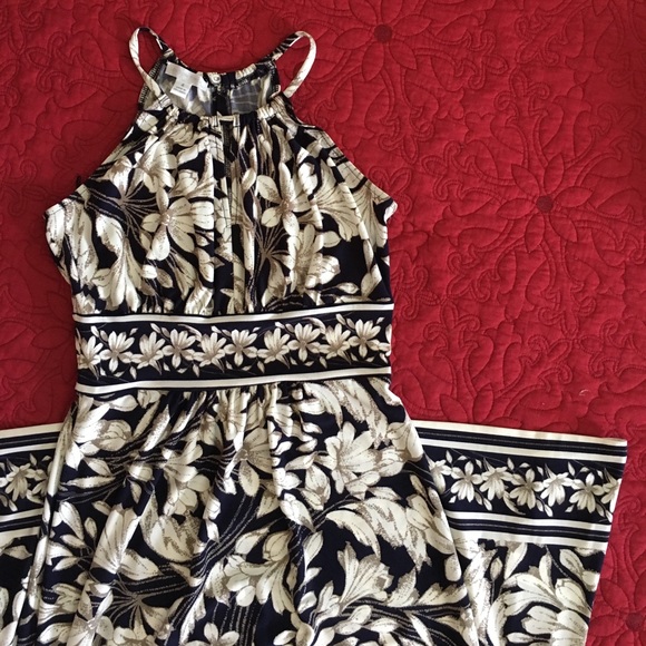 London Times Dresses & Skirts - NWOT How do I do this maxi justice in a photo?