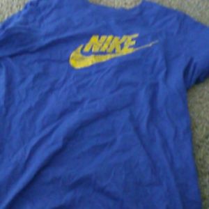 Nike blue yellow t shirt perfect for summer