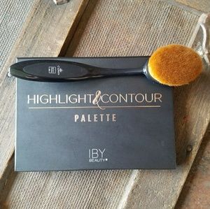 Highlight and Contour Palette with Round Brush