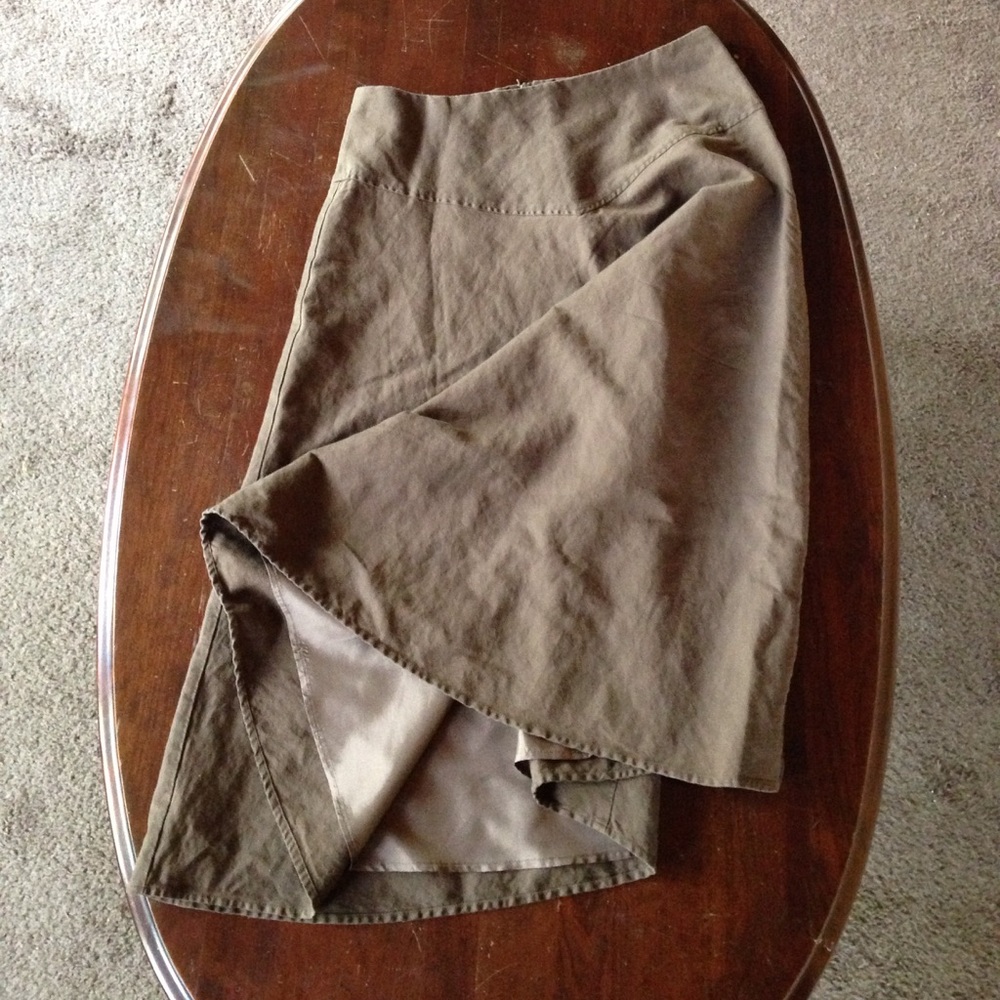 Shin-length brown Eddie Bauer skirt