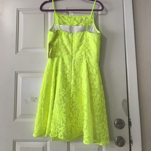 Neon green dress - Picture 2 of 3