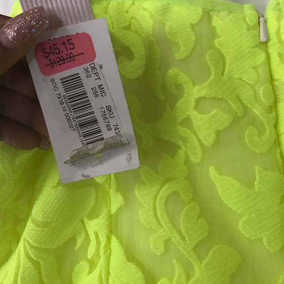 Neon green dress - Picture 3 of 3