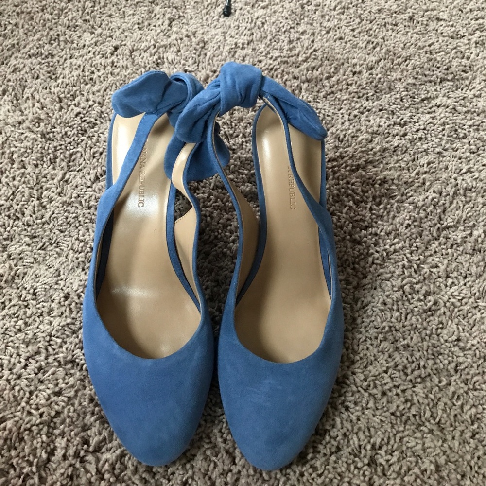 Banana republic blue suede heels