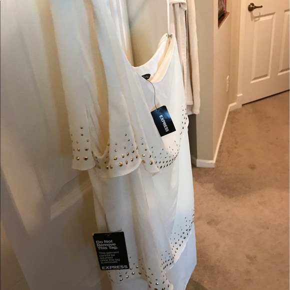 Beautiful of white dress - Picture 3 of 3