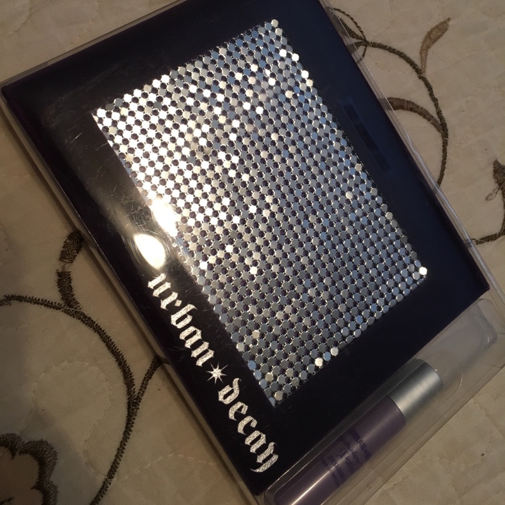 Urban decay deluxe shadow box makeup