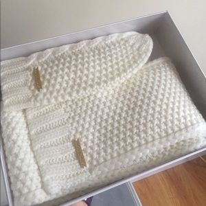 Michael Kors Knit Cream Scarf and Hat Boxed Set