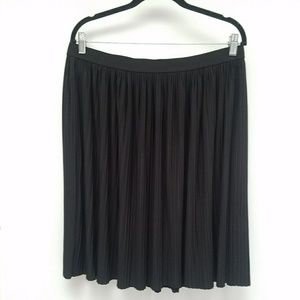 NWT Ivanka Trump Knee Length Accordian Pleat Skirt