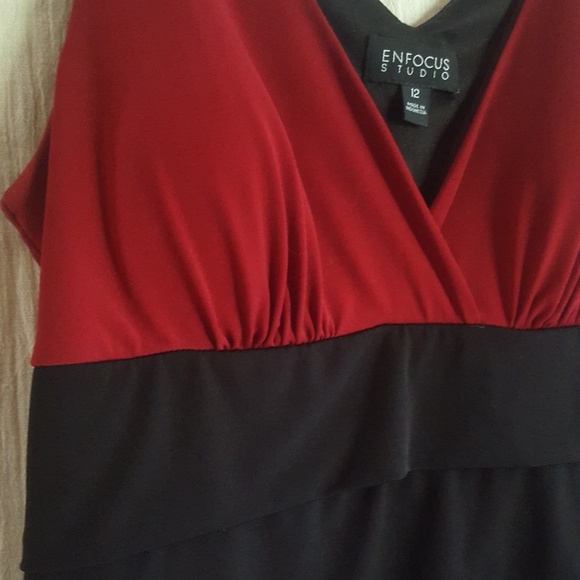 Tiered Two Tone Dress - Picture 2 of 4