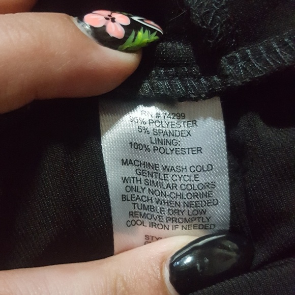 Tiered Two Tone Dress - Picture 4 of 4