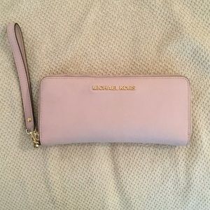Michael kors light pink wallet