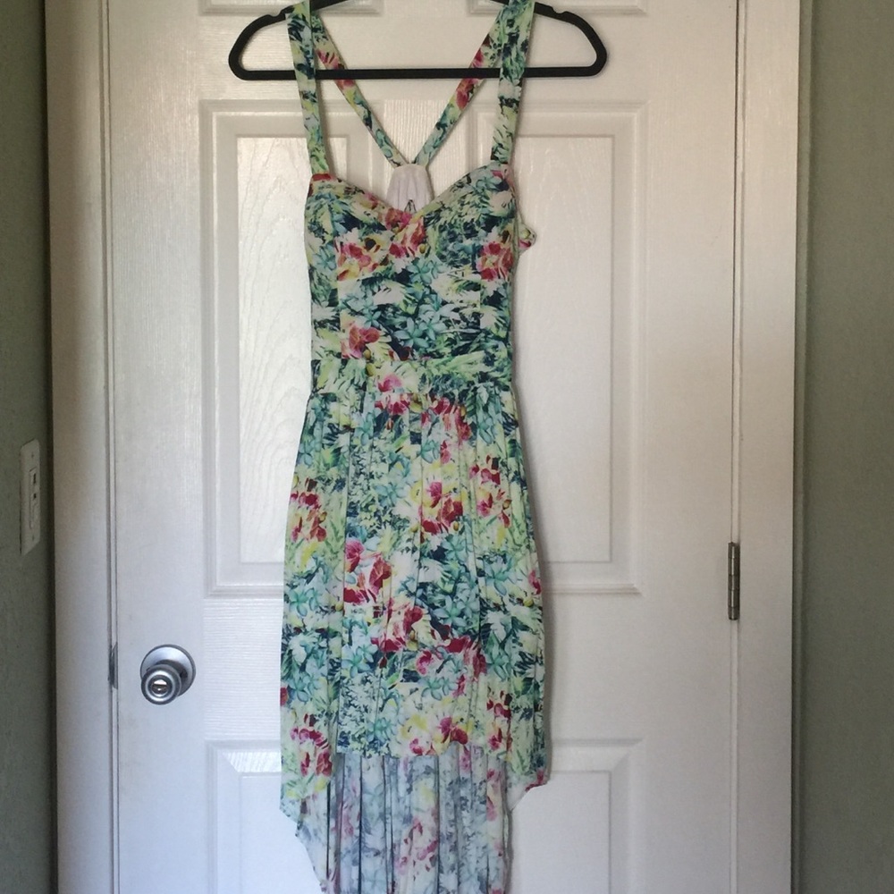 ☀️Super cute high low dress🌴---SOLD