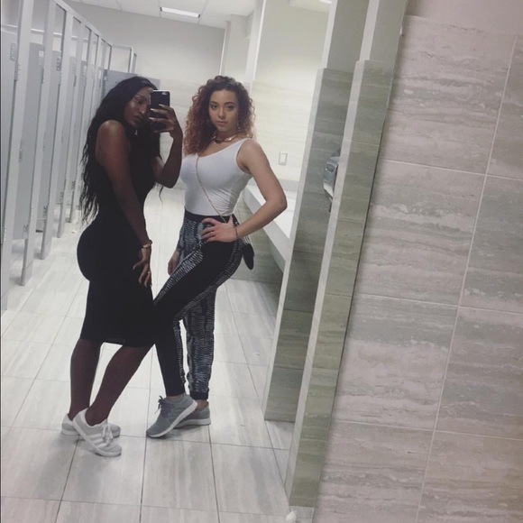 Meet your Posher, Carola - Picture 4 of 4