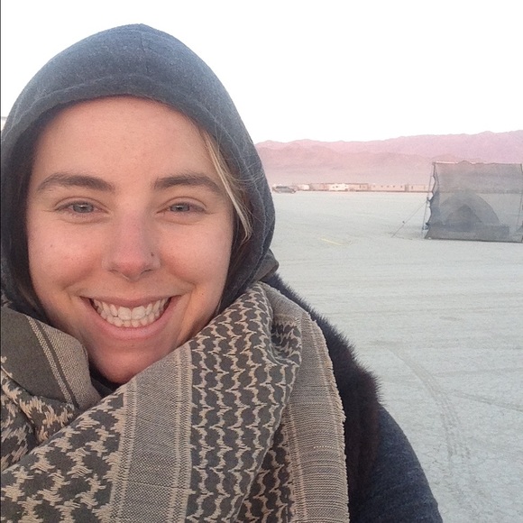 Meet your Posher, Heather - Picture 2 of 2