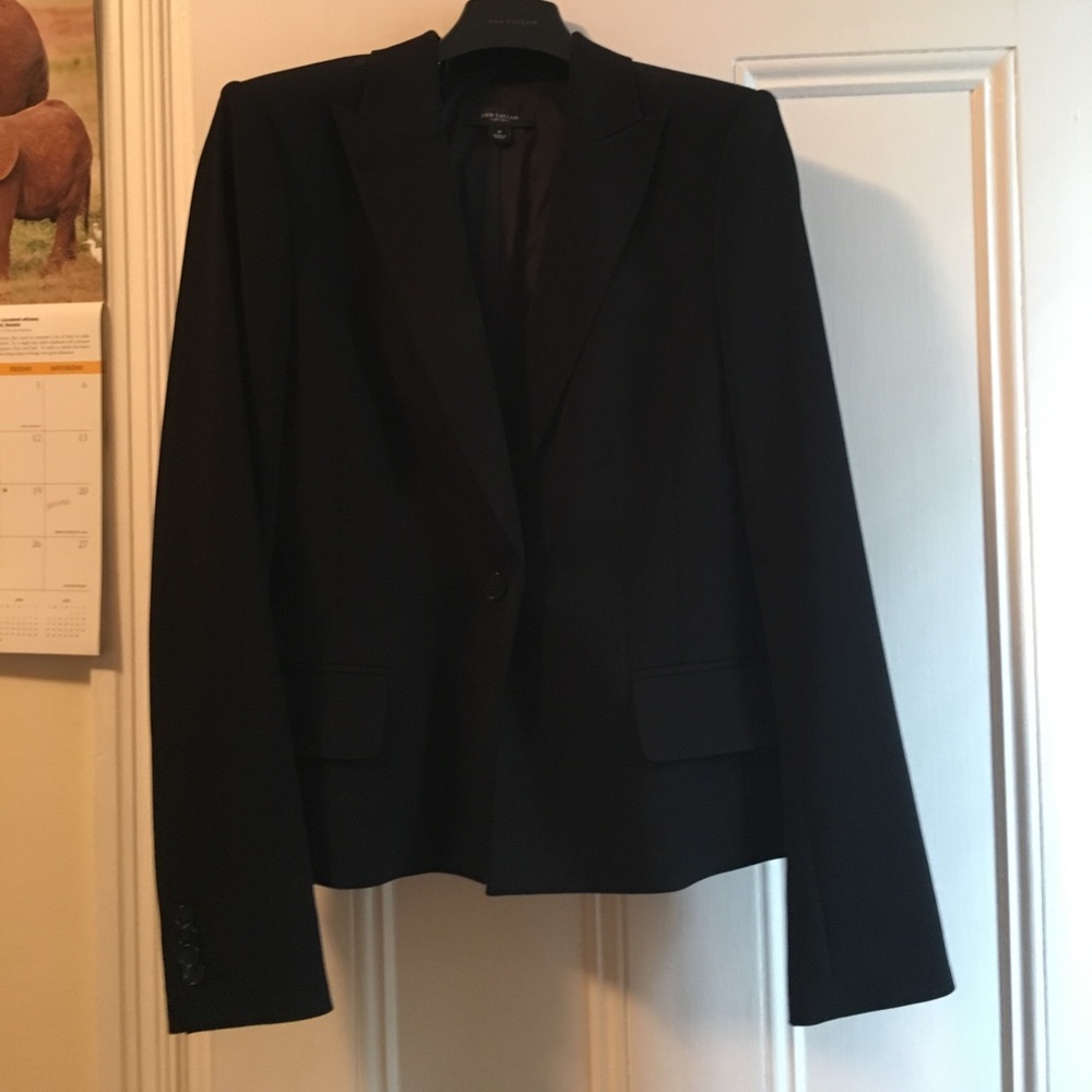 Ann Taylor, size 6, black blazer