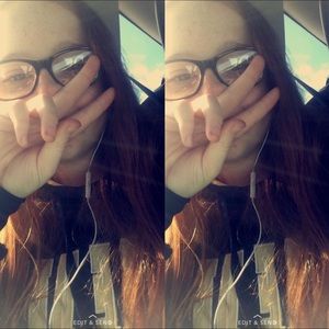 Meet your Posher, Lauren