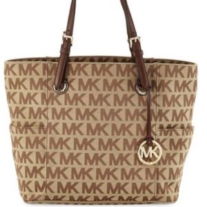 Michael Kors jet set purse