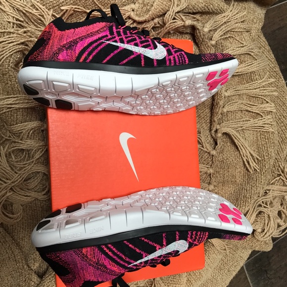 🔥Nike WMNS Free 4.0 Flyknit🔥 - Picture 4 of 7