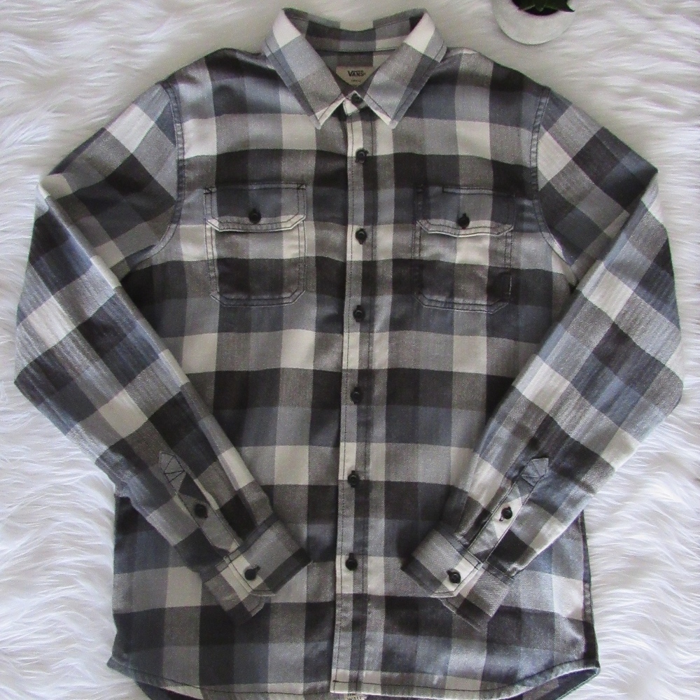 DONATING SOON!! Vans Men's Blue & Gray Plaid Shirt